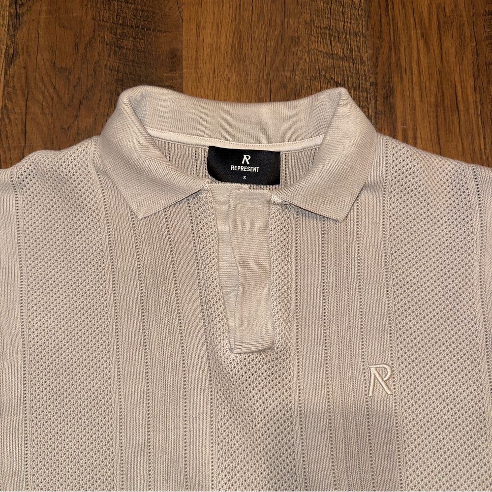 Represent Open Stitch Polo in Cashmere sz Small